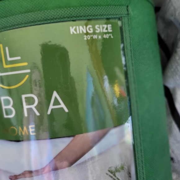 Brand New King Size Bamboo Pillow - Picture 2 of 5